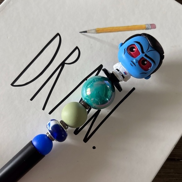 Disney Doorables: Star Wars: Grand Admiral Thrawn handmade beaded pen - Picture 1 of 3